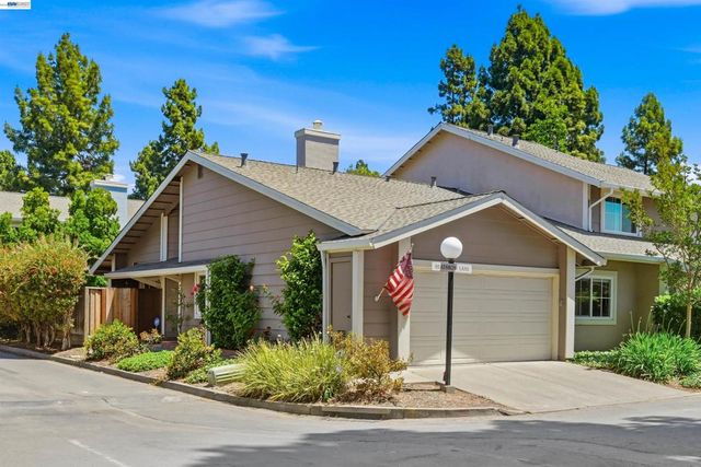 2402 Heathrow Ln, San Leandro, CA 94577