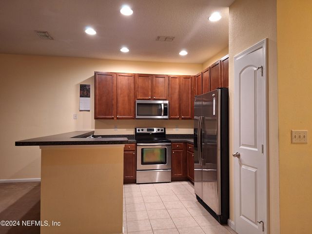 13360 OCEAN MIST Drive, Jacksonville, FL 32258