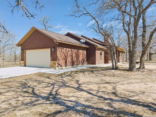 2127 Bentwood, Floresville, TX 78114