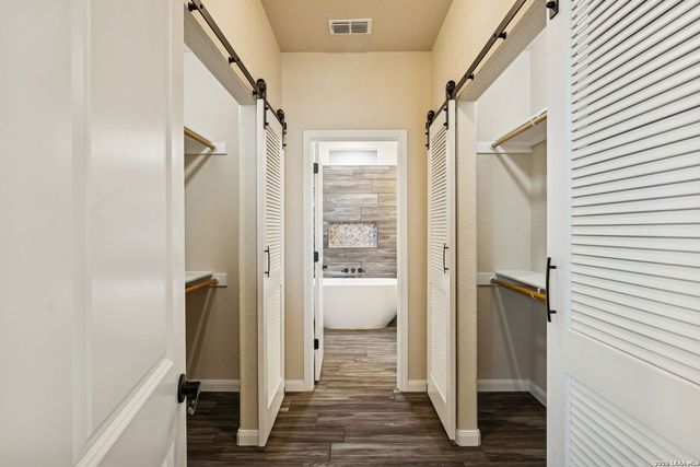 2127 Bentwood, Floresville, TX 78114