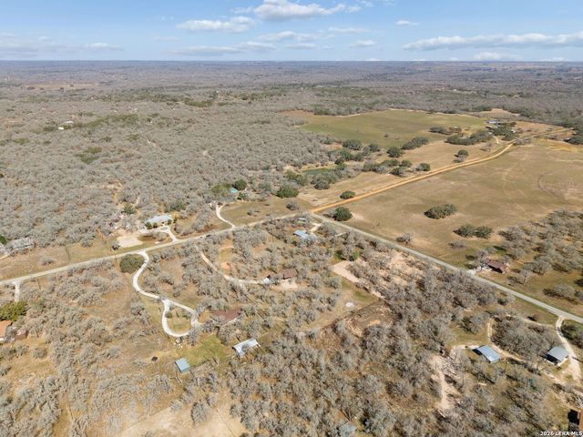 2127 Bentwood, Floresville, TX 78114