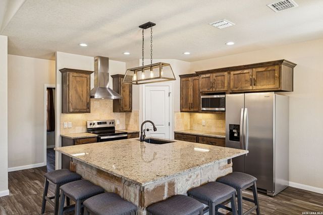 2127 Bentwood, Floresville, TX 78114