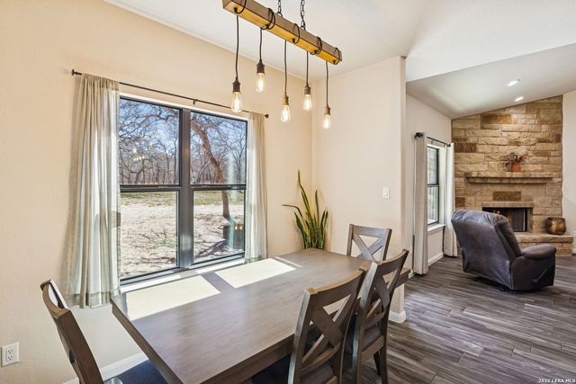 2127 Bentwood, Floresville, TX 78114