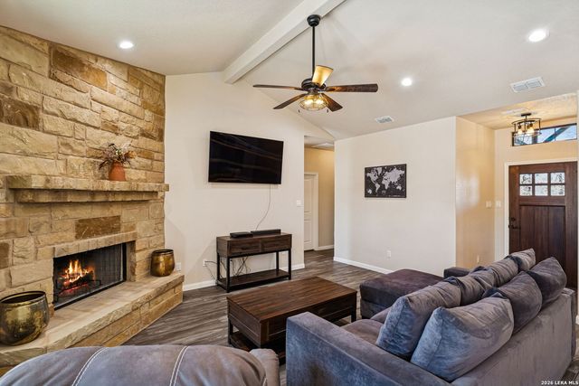 2127 Bentwood, Floresville, TX 78114