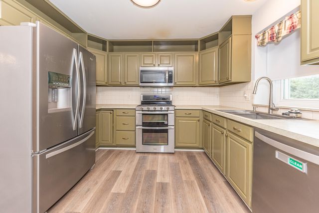 6884 Ralaric Drive, Webster Twp, MI 48130