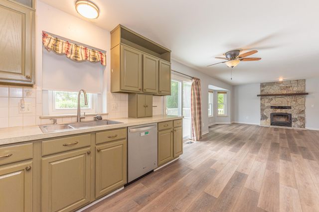 6884 Ralaric Drive, Webster Twp, MI 48130