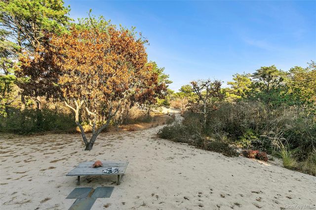 37 Gilberts Path, Amagansett, NY 11930