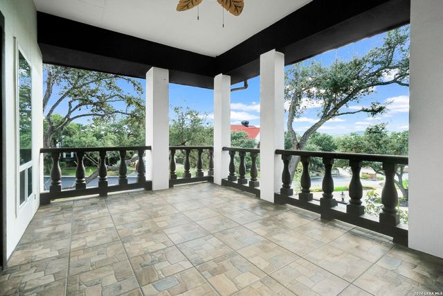 5 DAVENTRY LN, San Antonio, TX 78257