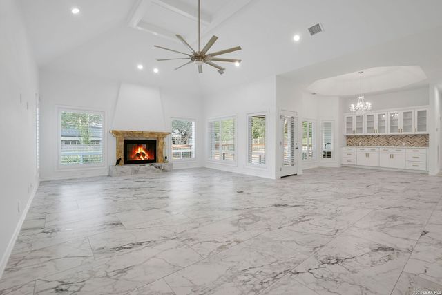 5 DAVENTRY LN, San Antonio, TX 78257