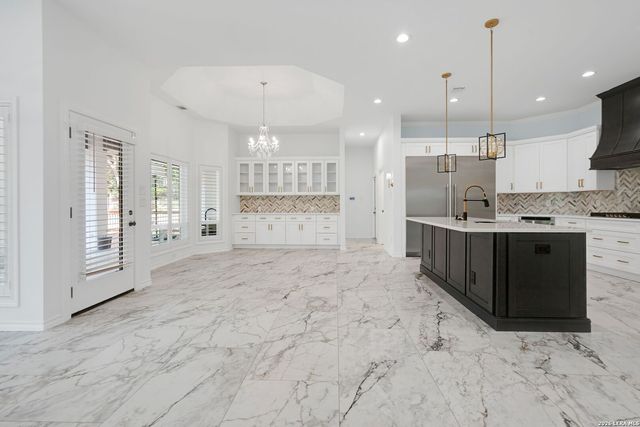 5 DAVENTRY LN, San Antonio, TX 78257