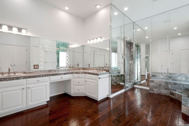 5 DAVENTRY LN, San Antonio, TX 78257
