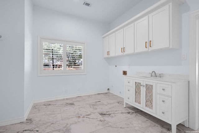 5 DAVENTRY LN, San Antonio, TX 78257