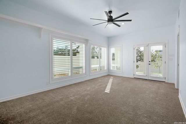 5 DAVENTRY LN, San Antonio, TX 78257