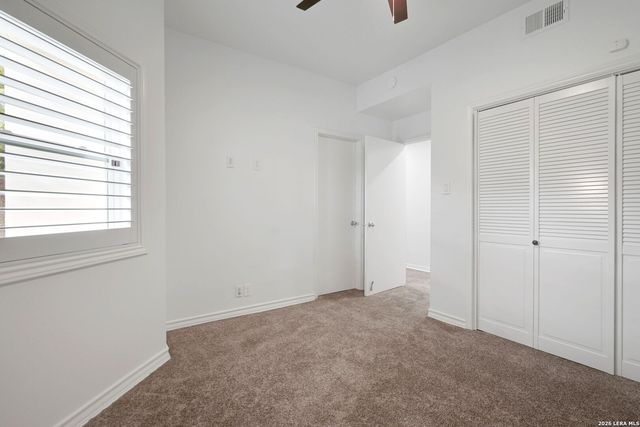 5 DAVENTRY LN, San Antonio, TX 78257
