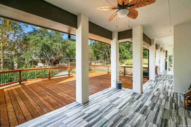 5 DAVENTRY LN, San Antonio, TX 78257