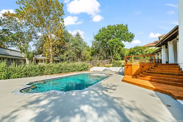 5 DAVENTRY LN, San Antonio, TX 78257