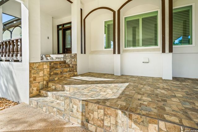 5 DAVENTRY LN, San Antonio, TX 78257