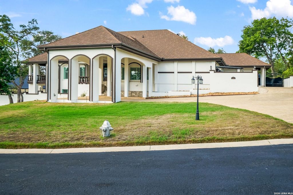5 DAVENTRY LN, San Antonio, TX 78257