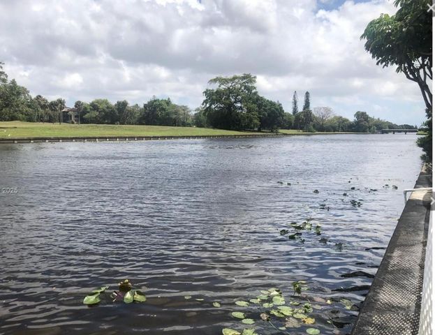 3776 Inverrary Boulevard 308R, Lauderhill, FL 33319