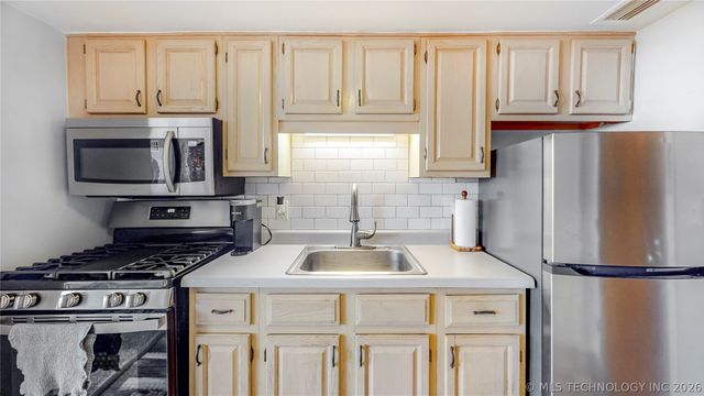 410 W 7th Street 1921, Tulsa, OK 74119