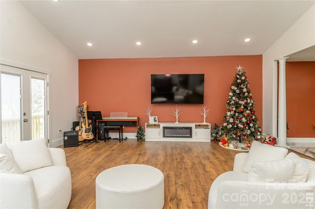 5164 Olde School Drive 44, Hickory, NC 28602