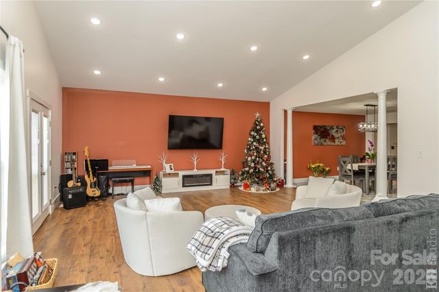 5164 Olde School Drive 44, Hickory, NC 28602