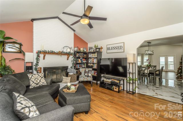 5164 Olde School Drive 44, Hickory, NC 28602