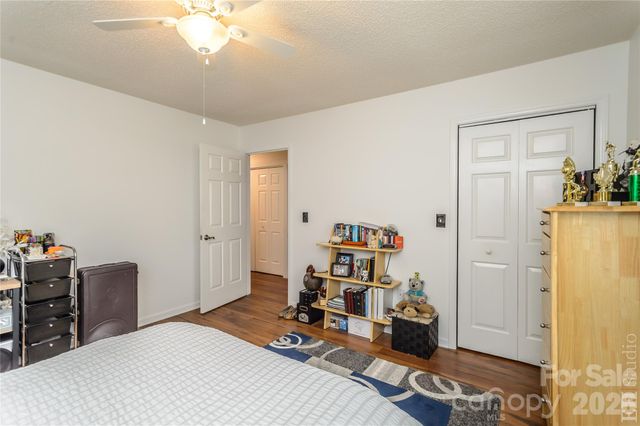 5164 Olde School Drive 44, Hickory, NC 28602