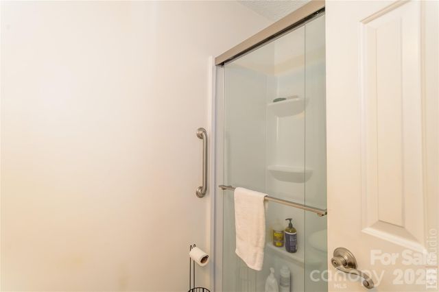 5164 Olde School Drive 44, Hickory, NC 28602