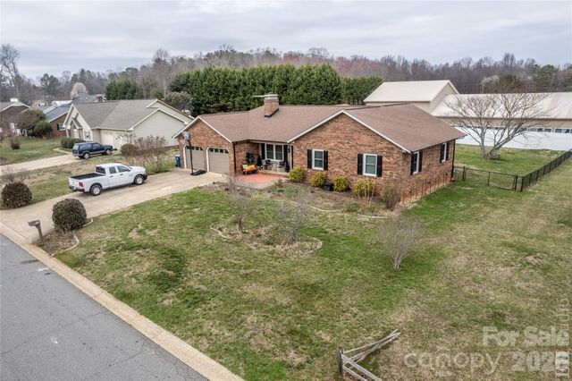 5164 Olde School Drive 44, Hickory, NC 28602