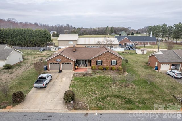 5164 Olde School Drive 44, Hickory, NC 28602