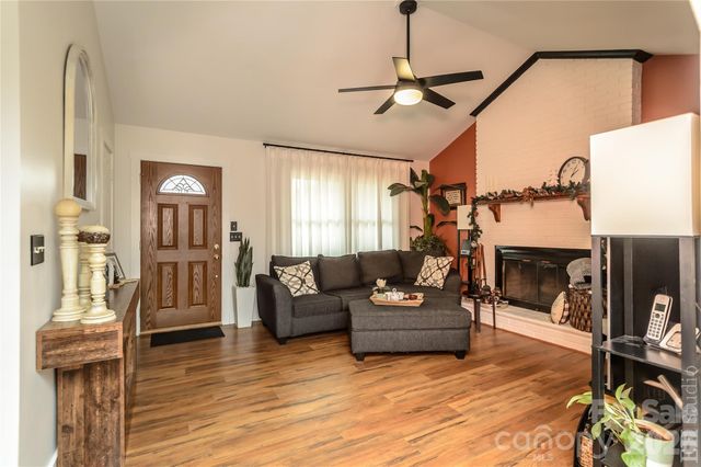 5164 Olde School Drive 44, Hickory, NC 28602