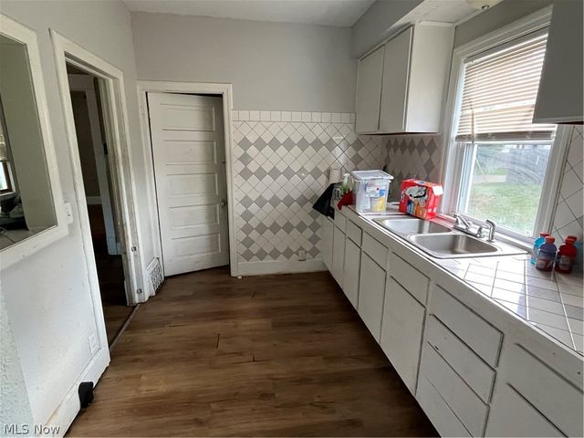 1611 10th Street SW, Canton, OH 44706