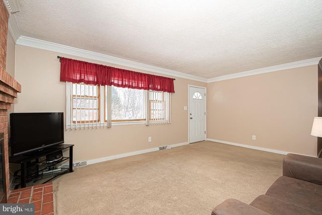 202 POE DR, Front Royal, VA 22630