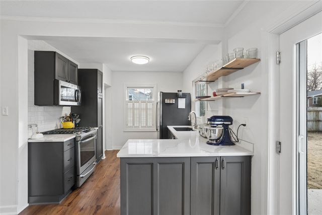 1002 38th Street, Des Moines, IA 50311