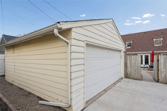 1002 38th Street, Des Moines, IA 50311