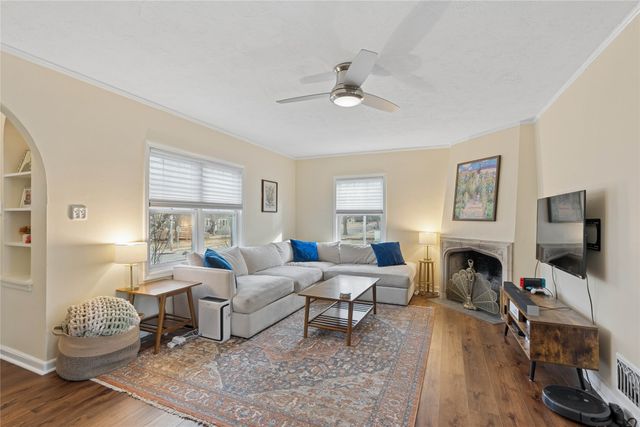 1002 38th Street, Des Moines, IA 50311