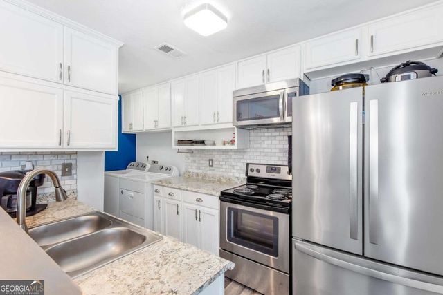 1382 Old Coach Road SW, Marietta, GA 30008