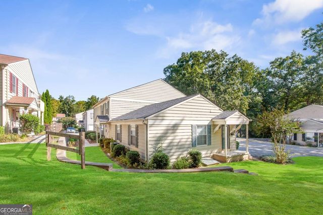 1382 Old Coach Road SW, Marietta, GA 30008