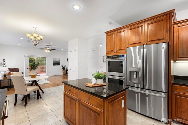 7650 NE 204th Place, Kenmore, WA 98028