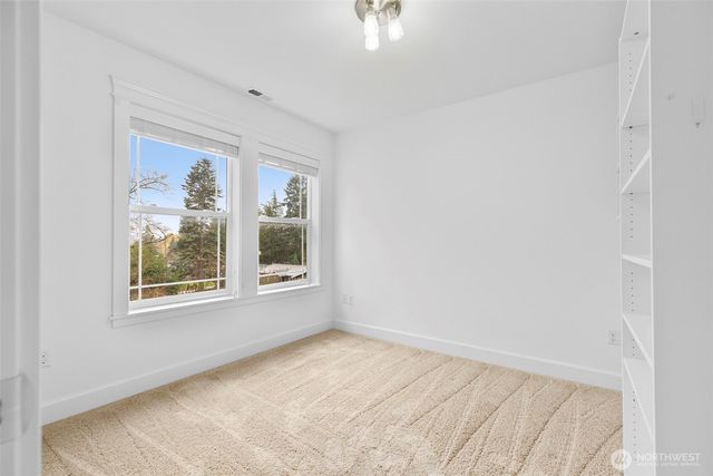 7650 NE 204th Place, Kenmore, WA 98028