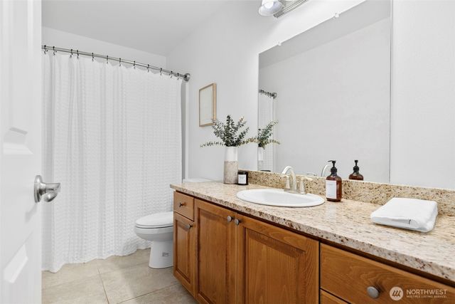 7650 NE 204th Place, Kenmore, WA 98028