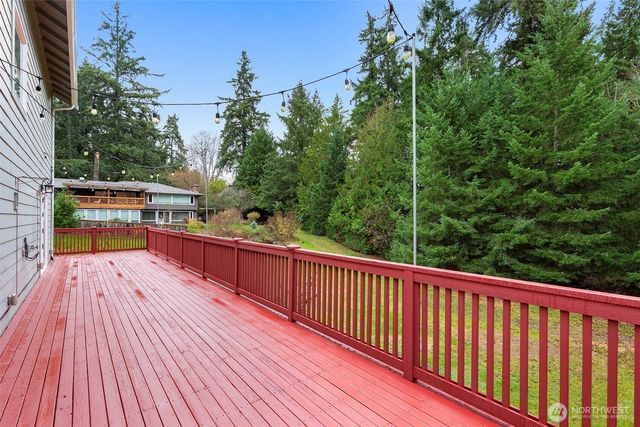 7650 NE 204th Place, Kenmore, WA 98028