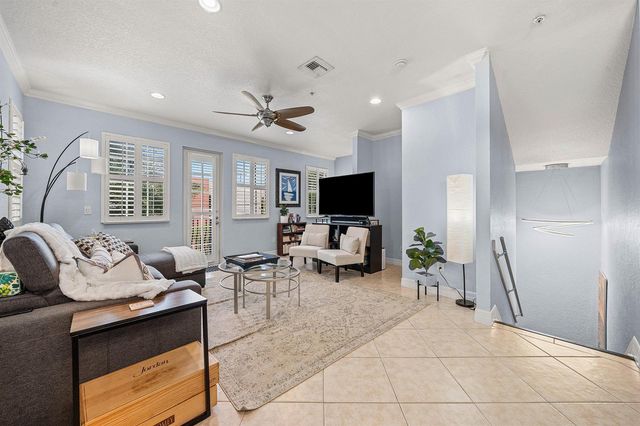 290 NE 5th Avenue 9, Delray Beach, FL 33483