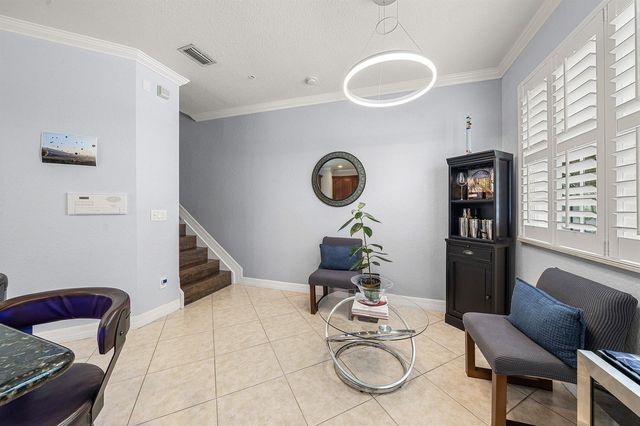 290 NE 5th Avenue 9, Delray Beach, FL 33483
