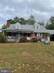 2264 HORSESHOE DR, Pottstown, PA 19464