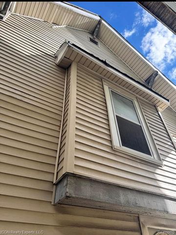 75 Portage Street, Highland Park, MI 48203