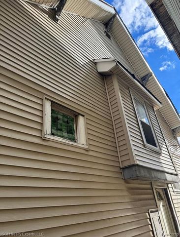 75 Portage Street, Highland Park, MI 48203