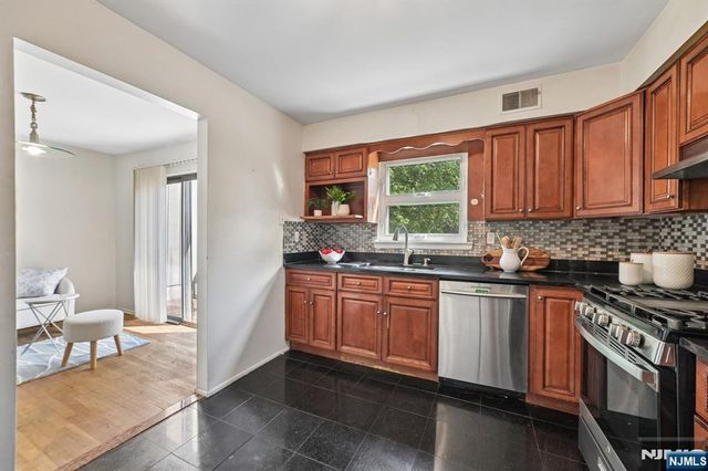 38 Park Street 11C, Florham Park Borough, NJ 07932