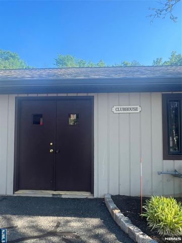38 Park Street 11C, Florham Park Borough, NJ 07932